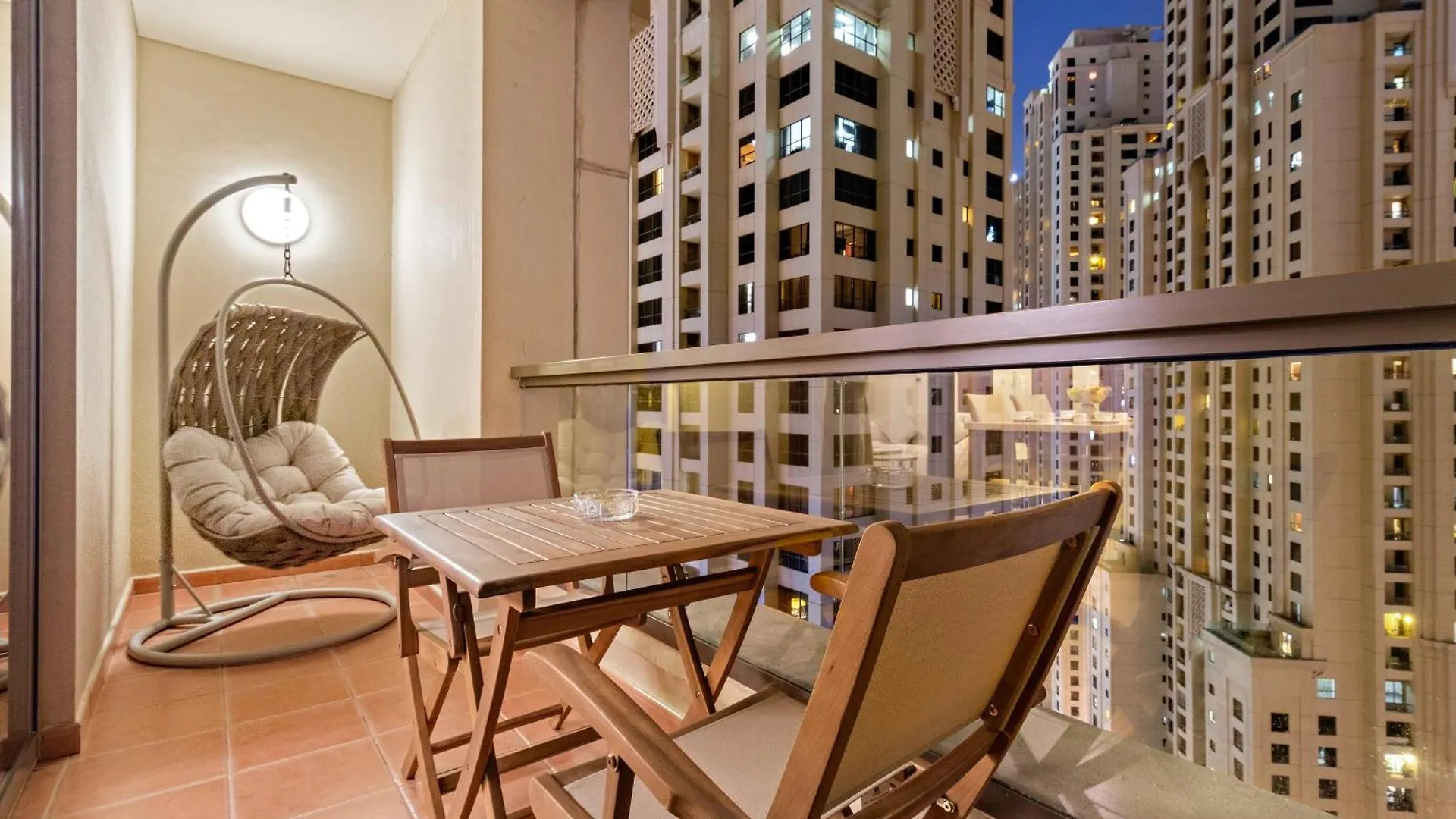 Luxe 2Br With Marina View In Jbr And Walk To The Beach Dubaj Apartmán