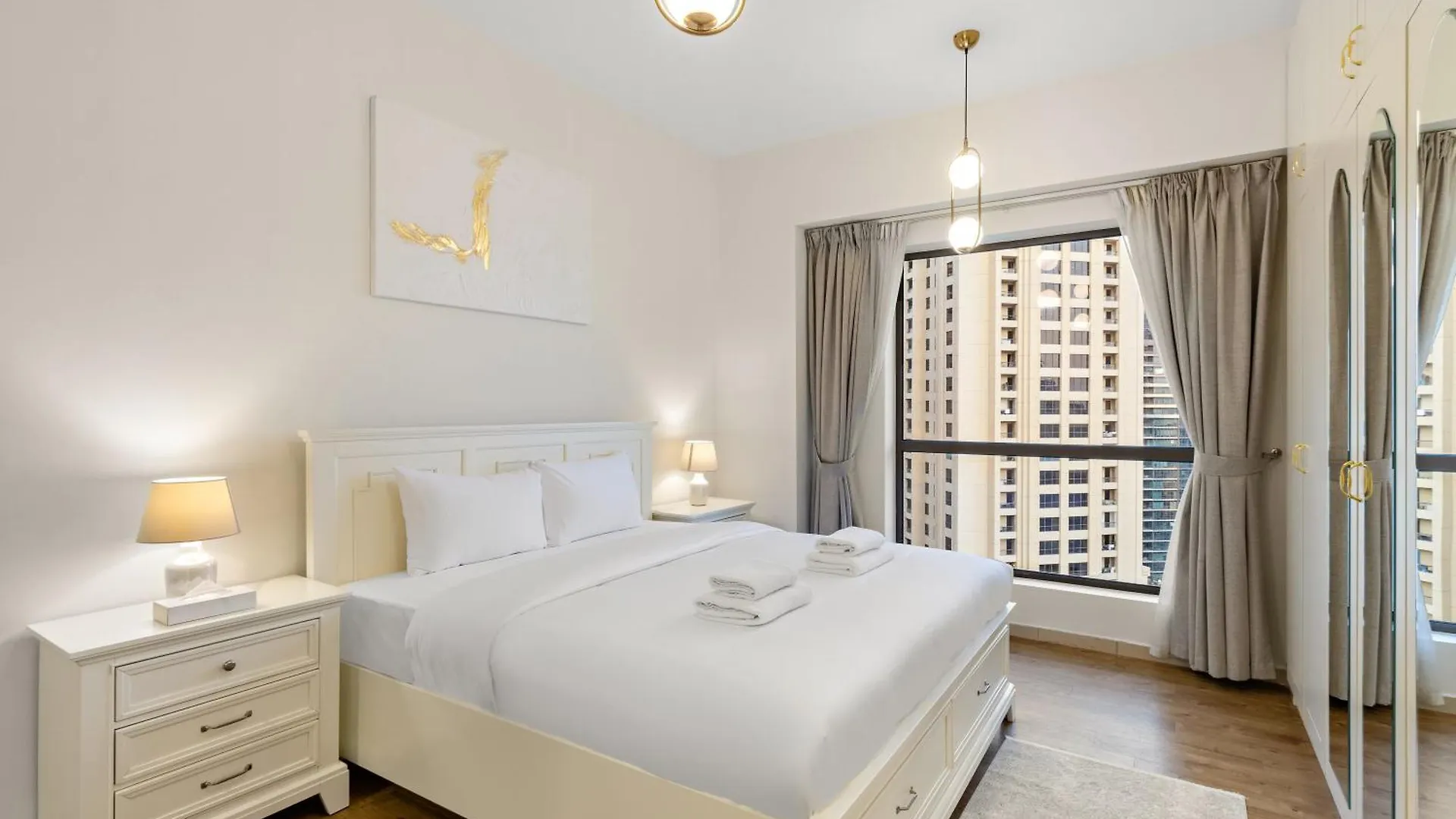 Luxe 2Br With Marina View In Jbr And Walk To The Beach Dubaj